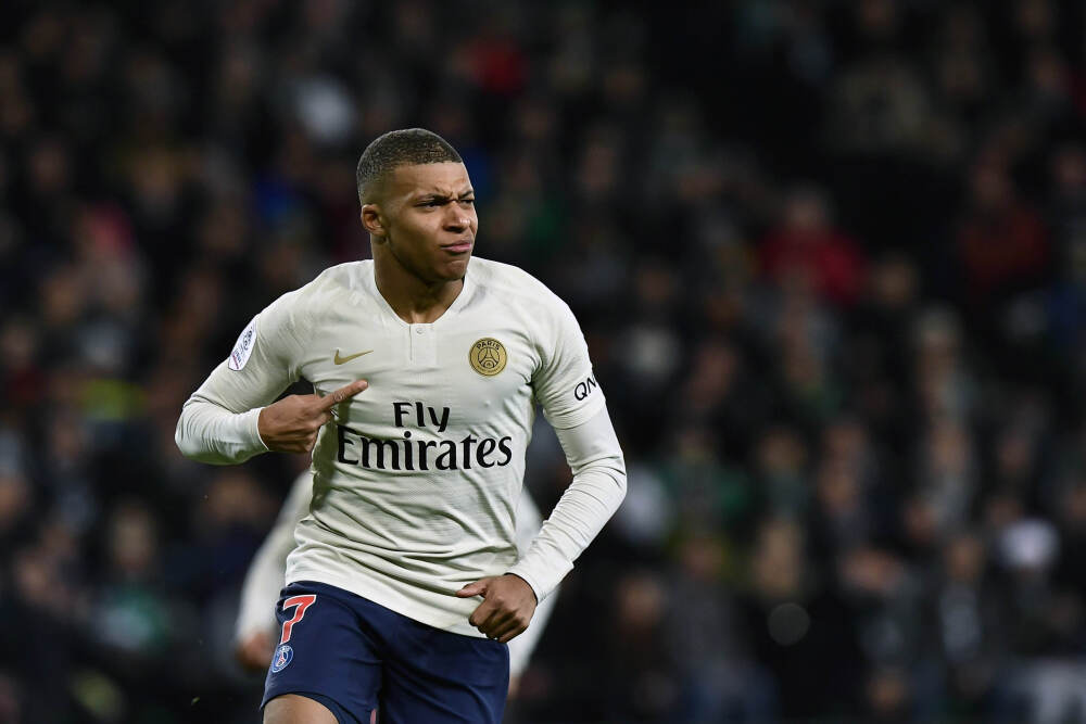 现在的欧洲像极了三个月前的卢浮宫